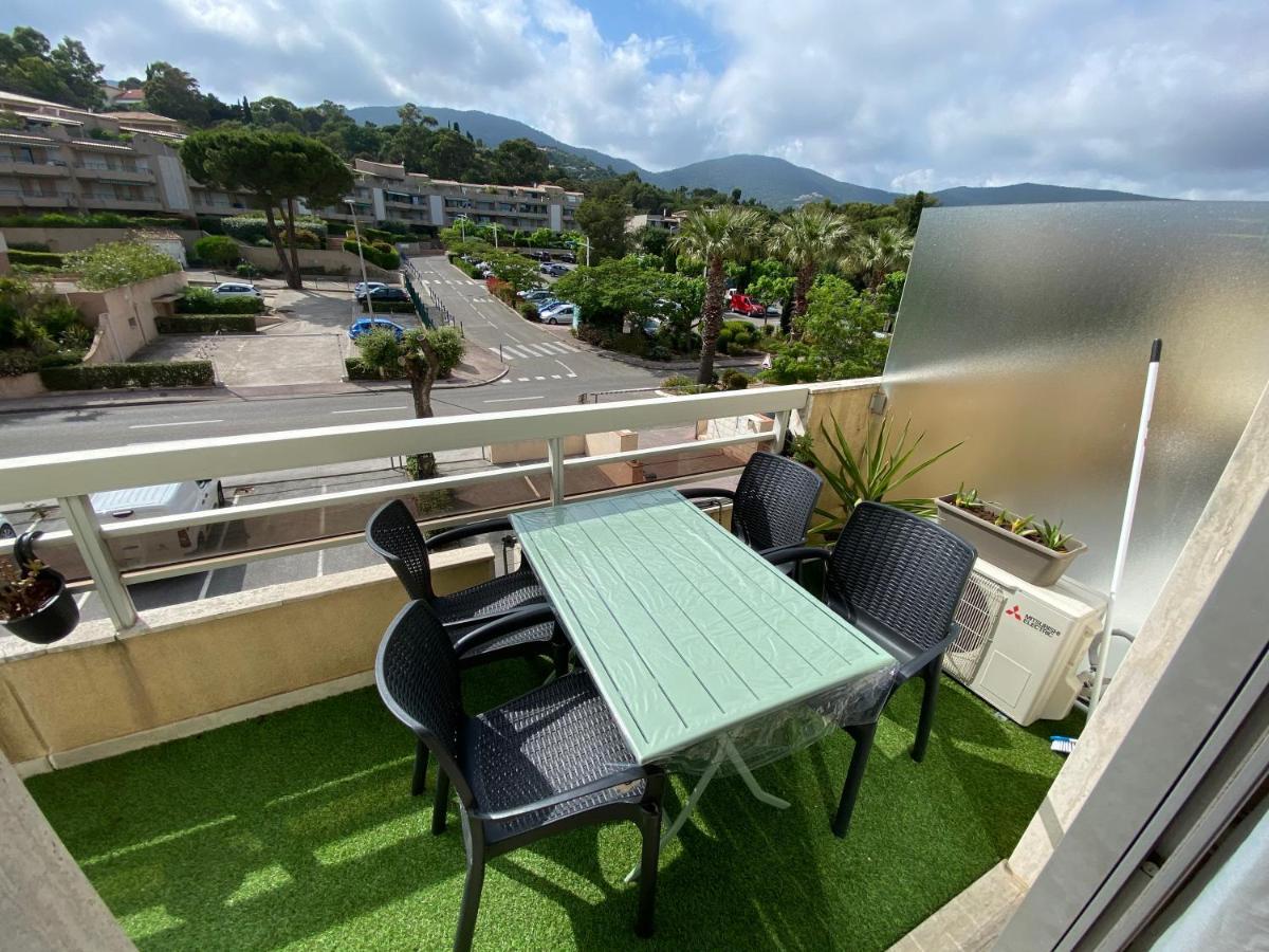 Studio 207-Front De Mer Parking Prive Cavalaire-sur-Mer Exteriér fotografie